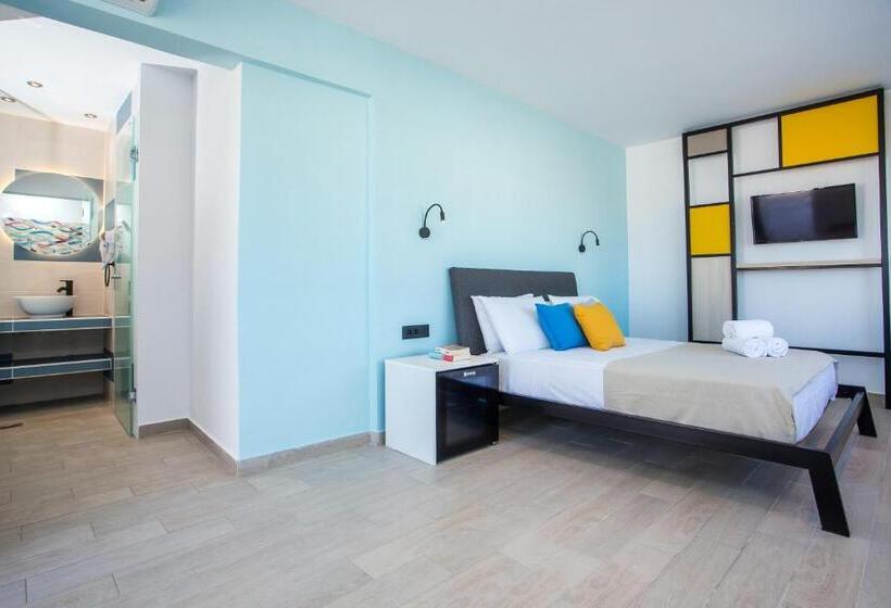 חדר דלוקס, Faliraki Premium