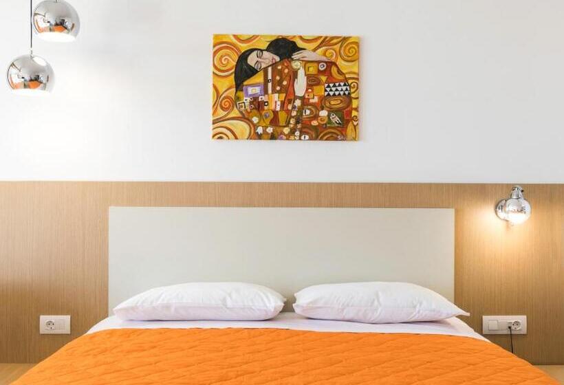 Полулюкс, Ekaterini