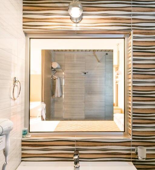 Полулюкс, Ekaterini