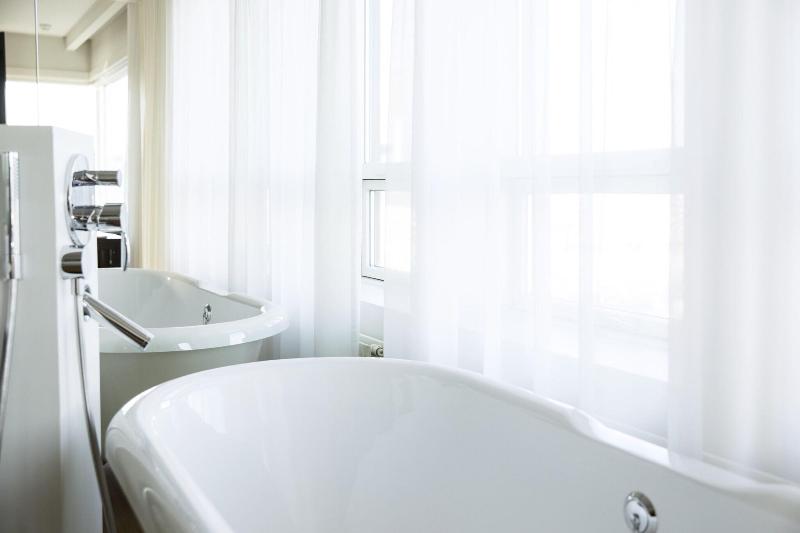 اتاق لوکس با تخت بزرگ, 101 Hotel, A Member Of Design Hotels