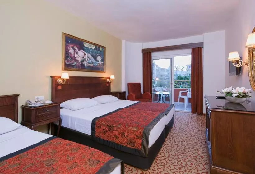 اتاق سوپریور سه تخته, Antique Roman Palace Museum Hotel   Adults Only Ultra All Inclusive