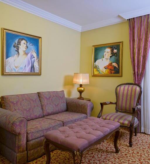 스위트 킹사이즈 침대, Antique Roman Palace Museum Hotel   Adults Only Ultra All Inclusive