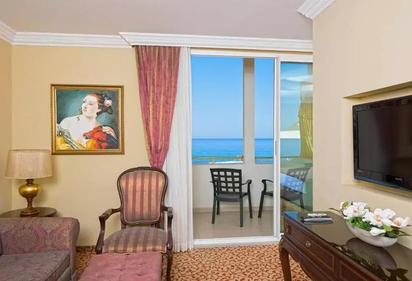سوئیت با تخت بزرگ, Antique Roman Palace Museum Hotel   Adults Only Ultra All Inclusive