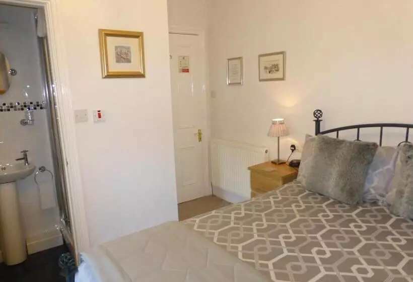 اتاق استاندارد یک نفره, Bryn Derwen Guest House