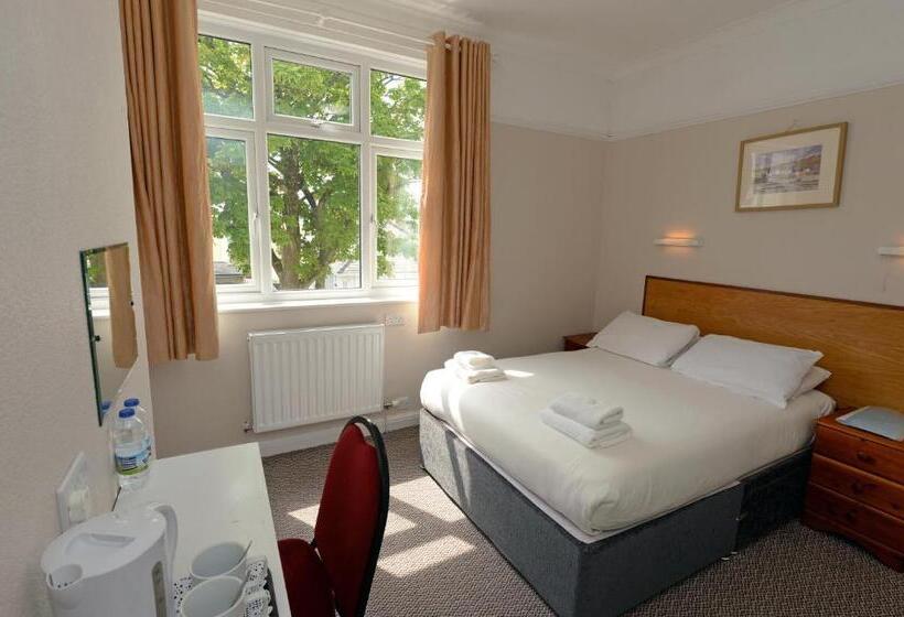 标准间, Clarence House