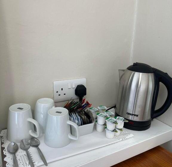 标准单人间, Clarence House