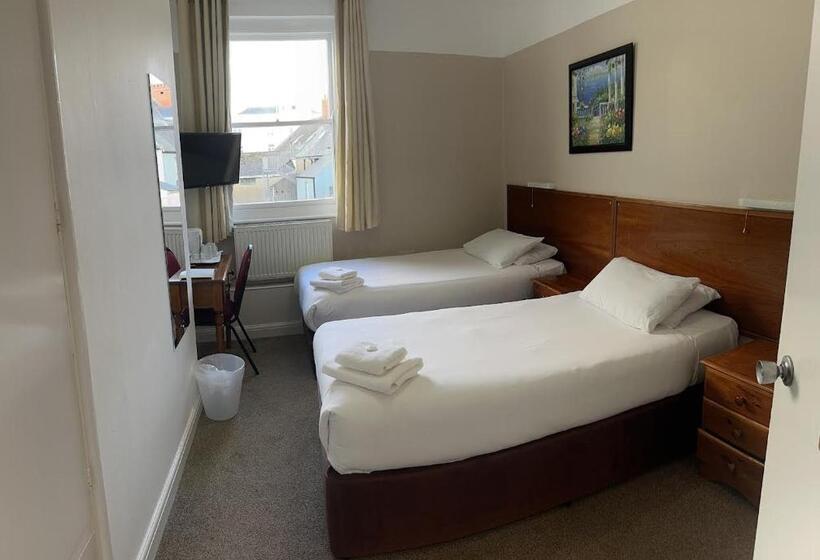 标准间, Clarence House