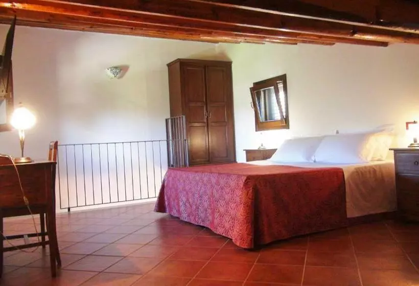 سوییت خانوادگی, La Corte Del Sole