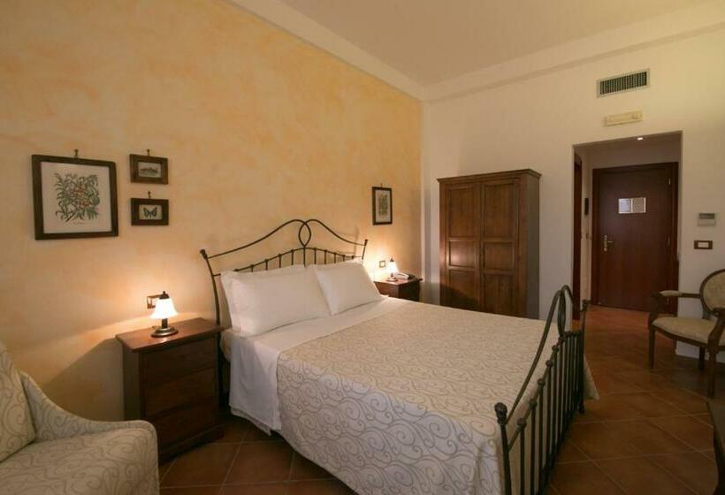 Номер Стандарт, La Corte Del Sole