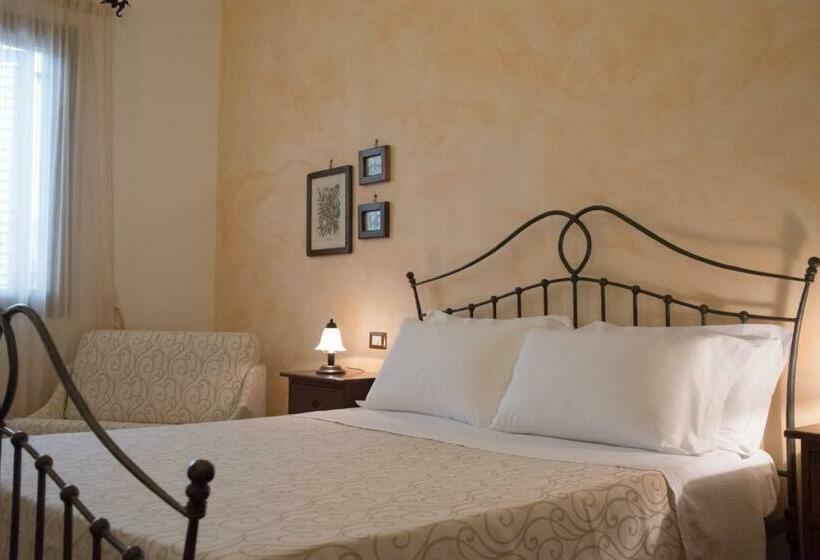 Номер Стандарт, La Corte Del Sole