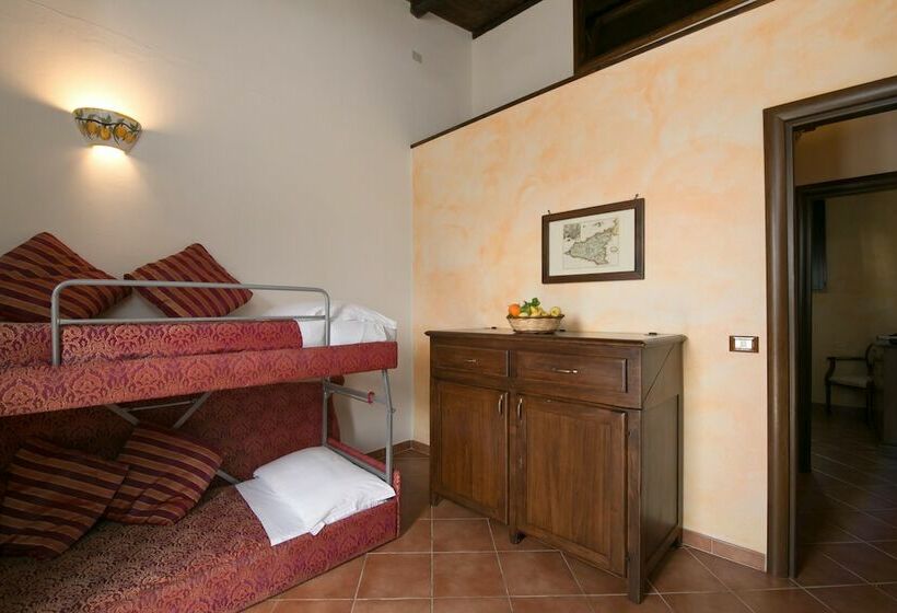 Семейный Номер, La Corte Del Sole