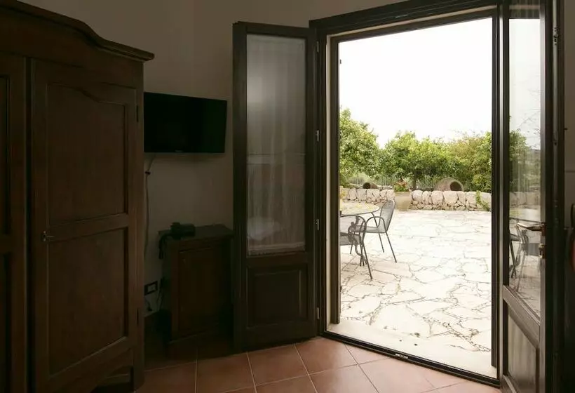 اتاق خانوادگی, La Corte Del Sole