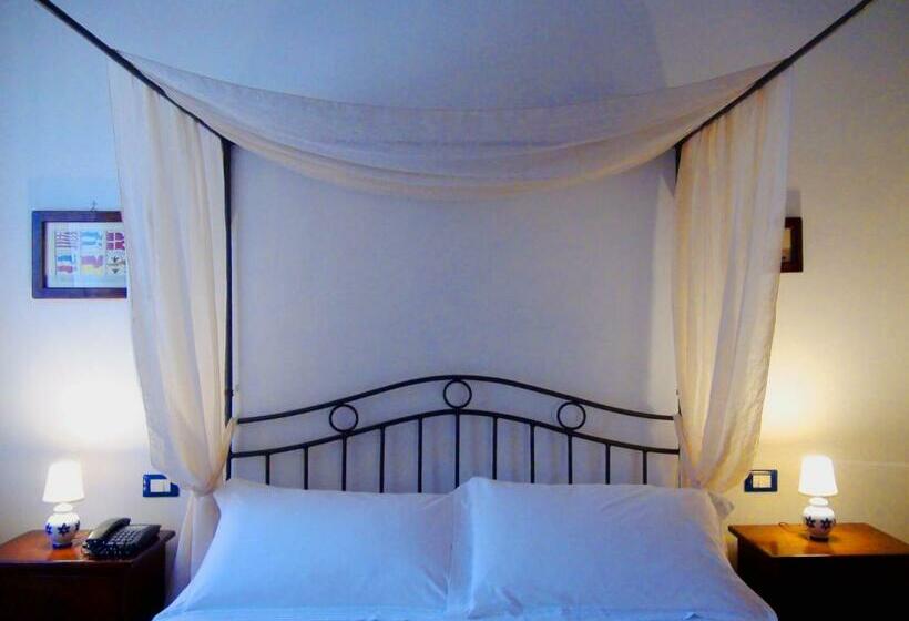 Romantic Room, La Corte Del Sole
