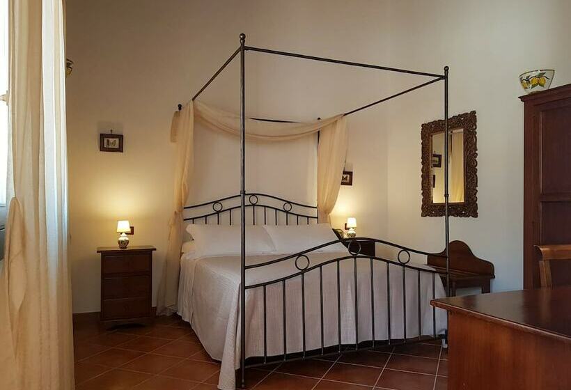 Romantic Room, La Corte Del Sole