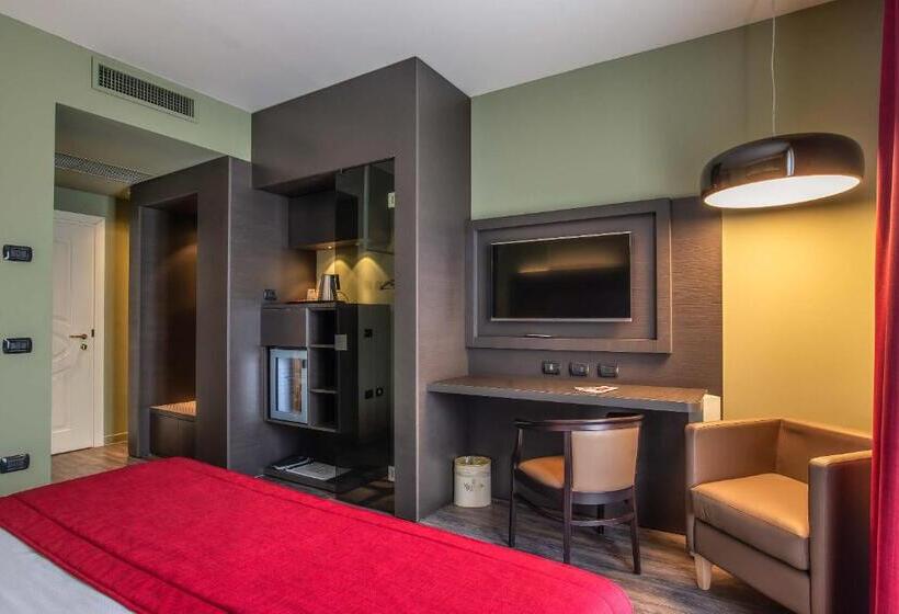 غرفة قياسية, Maranello Palace