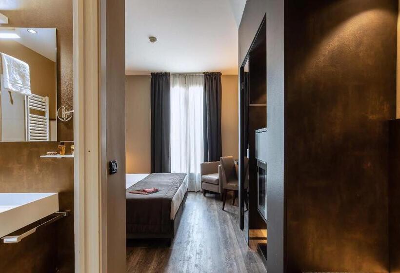 غرفة قياسية, Maranello Palace