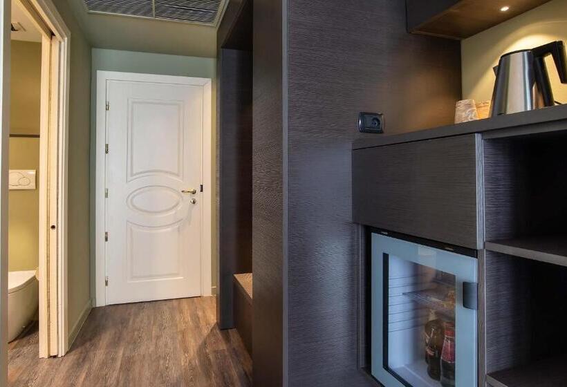 غرفة قياسية, Maranello Palace