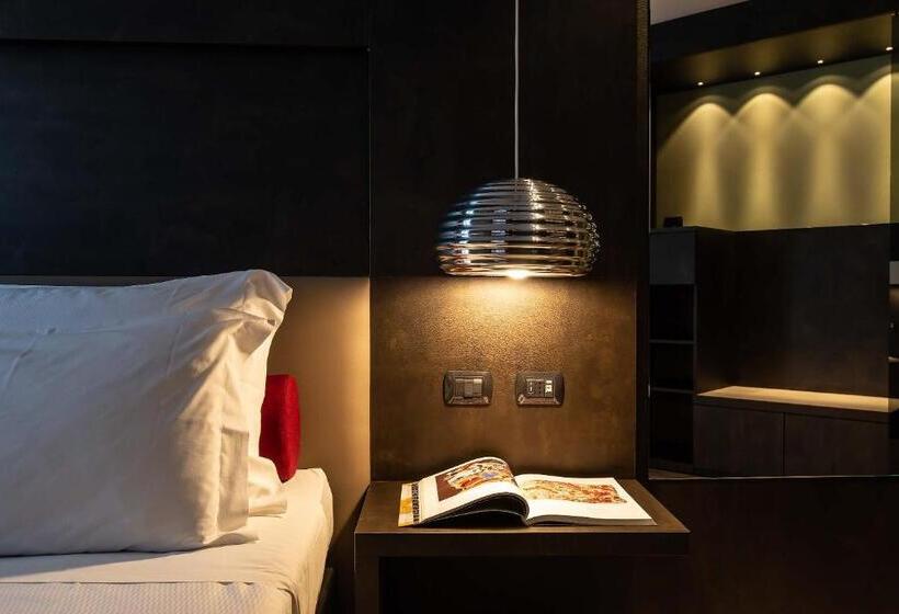 جناح, Maranello Palace