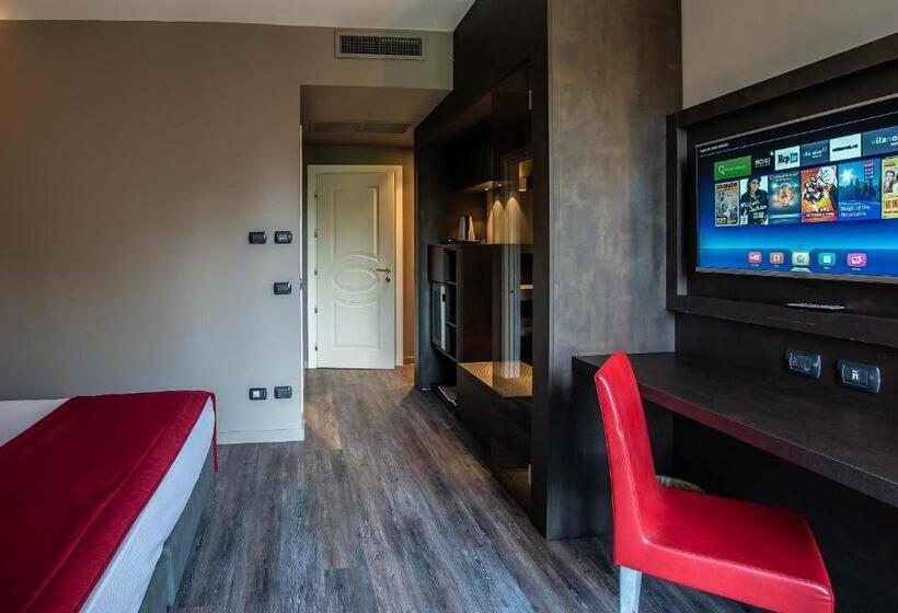 Номер Стандарт, Maranello Palace