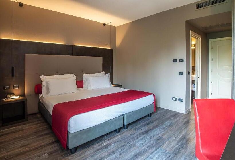 غرفة قياسية, Maranello Palace