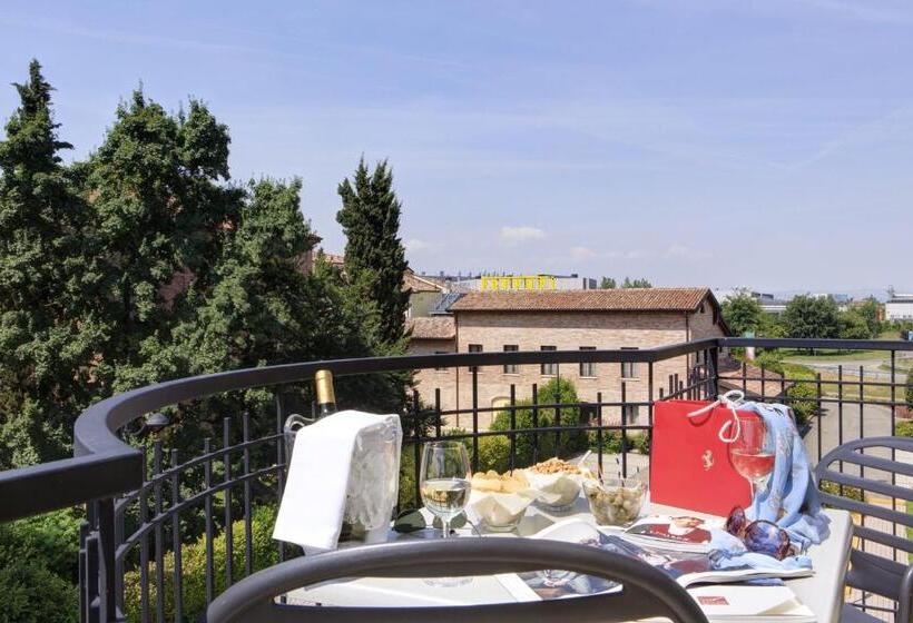 Номер Deluxe с Балконом, Maranello Palace