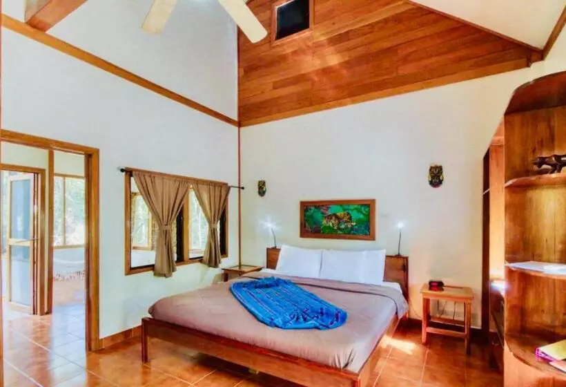 キングサイズベッドのデラックスルーム, Mariposa Jungle Lodge