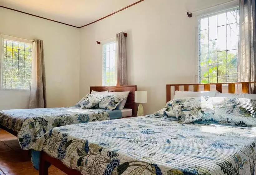 デラックスバンガロー, Mariposa Jungle Lodge