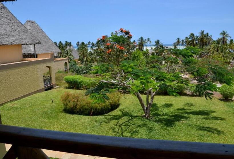 Номер Deluxe Вид на Море, Neptune Pwani Beach Resort & Spa Zanzibar All Inclusive