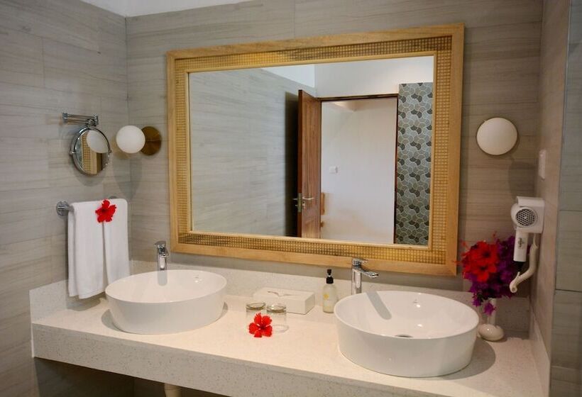 Номер Deluxe Вид на Море, Neptune Pwani Beach Resort & Spa Zanzibar All Inclusive