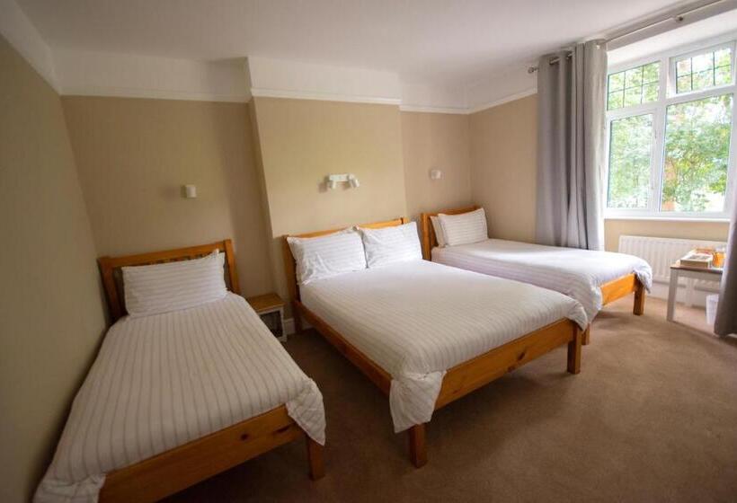 家庭间, Salamander Guest House