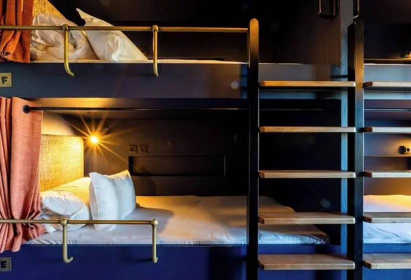 Lit en Chambre Commune, The People Paris Nation