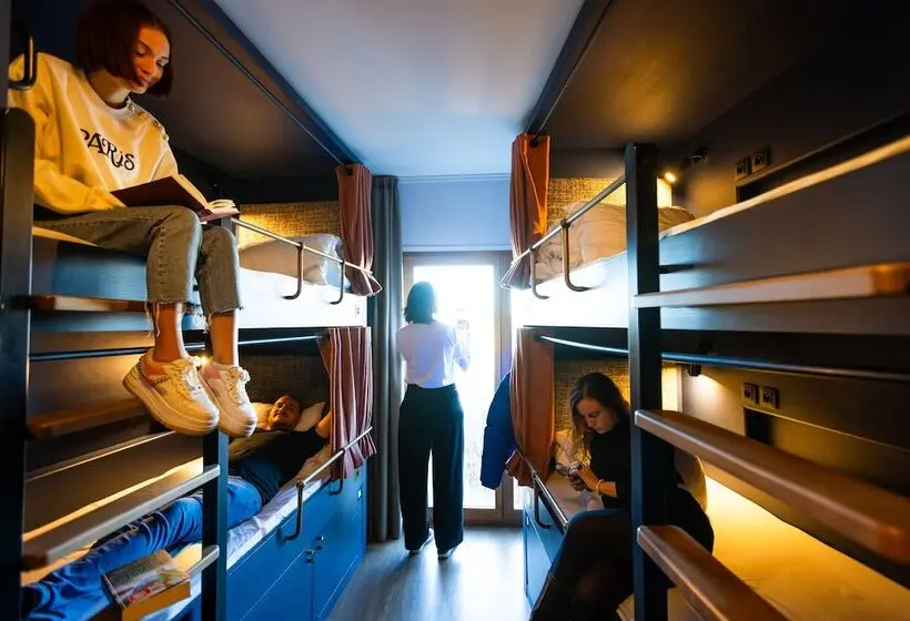 Lit en Chambre Commune, The People Paris Nation