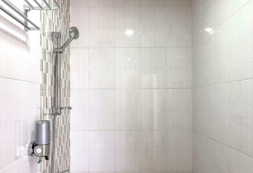 Номер Стандарт, De Malang Sweet Homestay Syariah Mitra Reddoorz