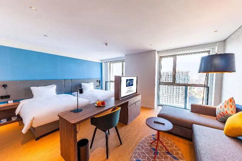 スイート, Holiday Inn Express Shanghai Baoyang, An Ihg