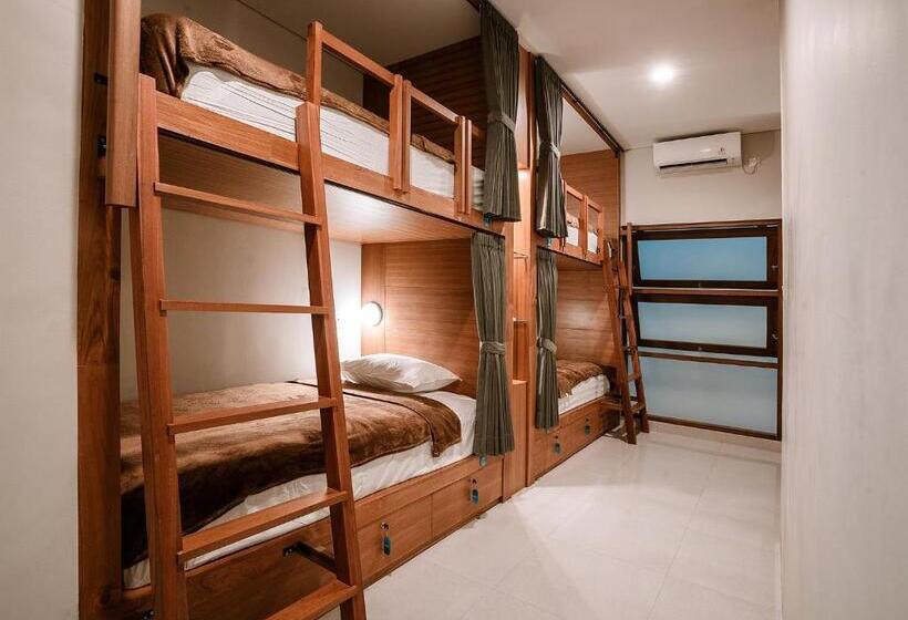 Кровать в Общей Комнате, One Degree Sunset Hill Leisure
