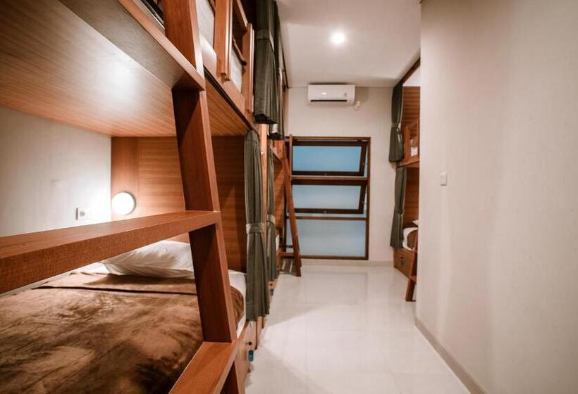 מיטה בחדר משותף, One Degree Sunset Hill Leisure