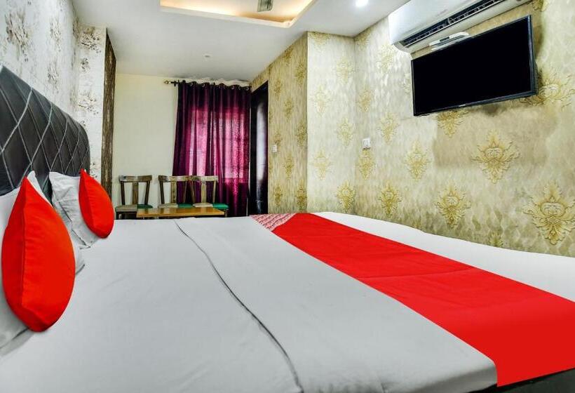 חדר קלאסי לשלושה, Oyo Ldh180  K10