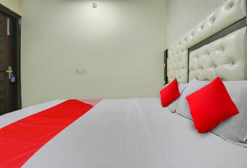 חדר קלאסי לשלושה, Oyo Ldh180  K10