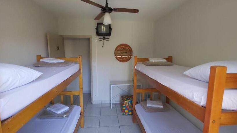 스탠다드 4인용 룸 공용 욕실, Pousada Da Cléo