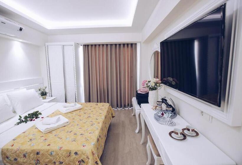 Standard Studio with Balcony, Princess Kinli Suites
