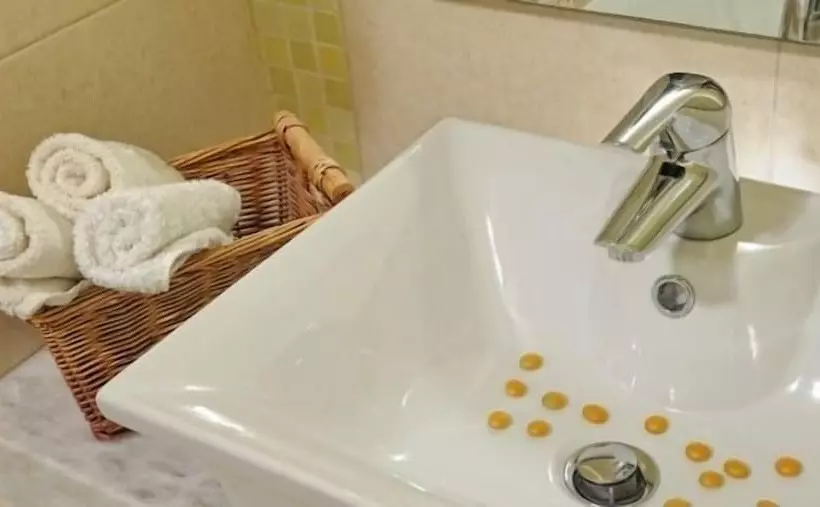 اتاق اساندارد با چشم‌انداز جانبی به دریا, Aeolos Beach Resort