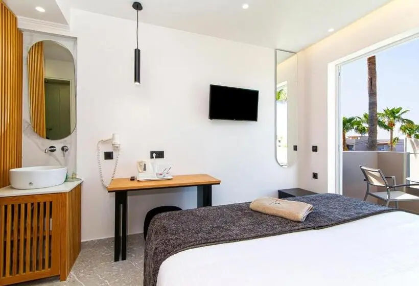 Premium Kolmen Hengen Huone, Aeolos Beach Resort