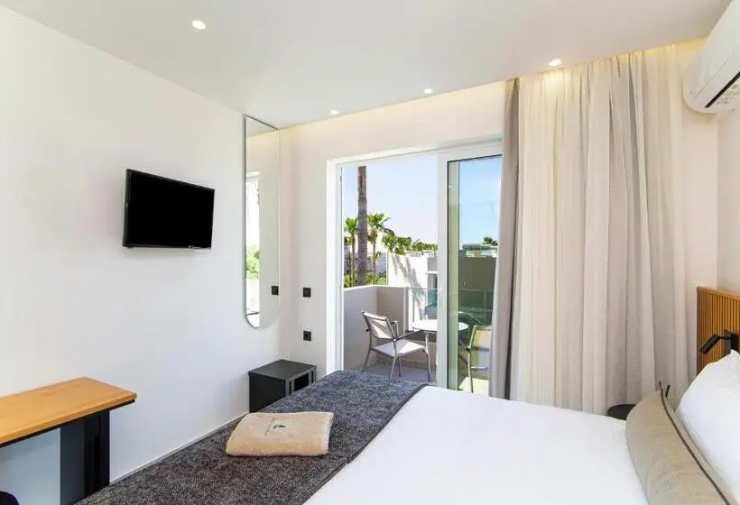 Premium Kolmen Hengen Huone, Aeolos Beach Resort