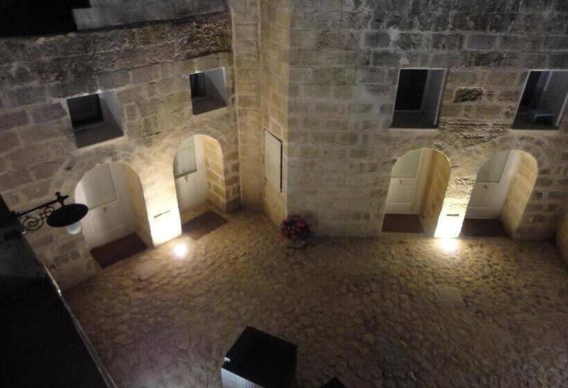 豪华套房, Caveoso