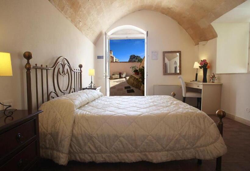 标准三人间, Caveoso