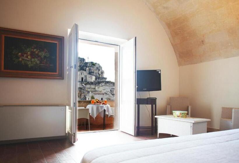 小型套房带阳台, Caveoso