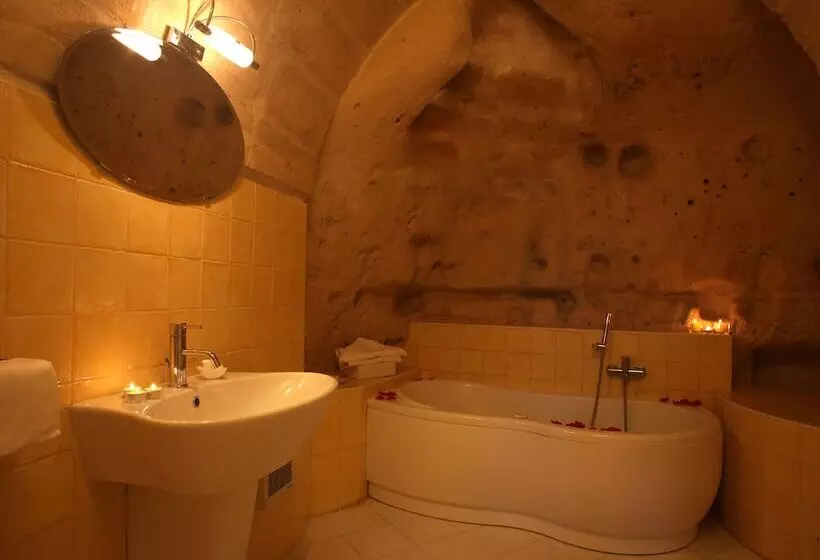 سوییت جونیور, Caveoso