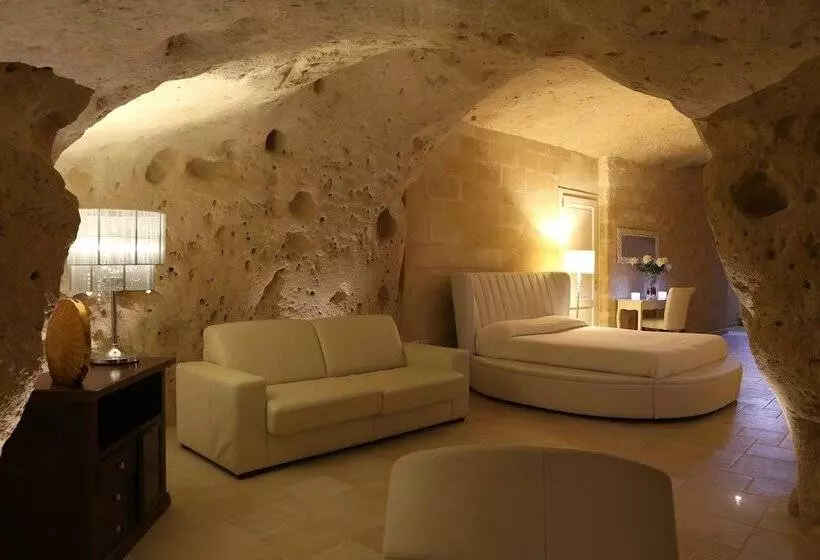 سوییت لوکس, Caveoso