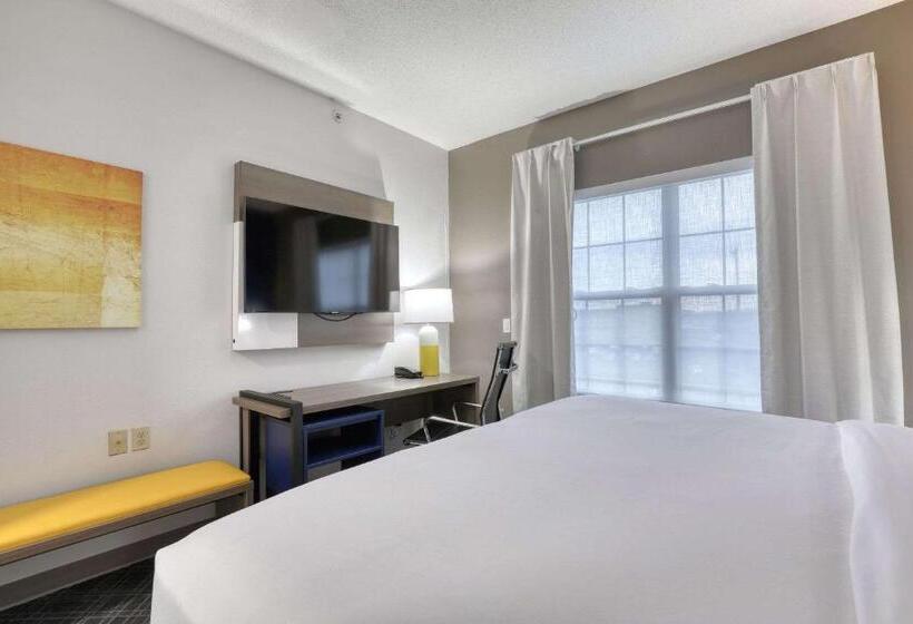 Люкс Кровать Кинг, Comfort Suites Milwaukee Airport