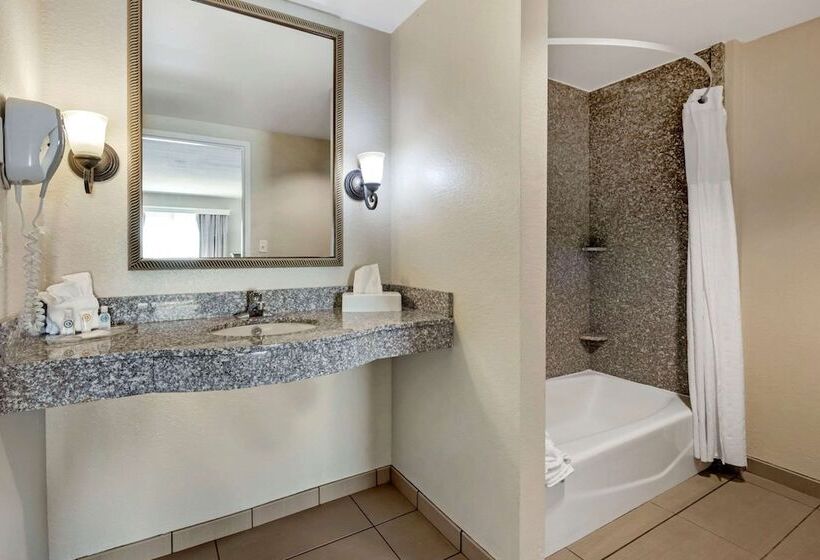 جناح, Comfort Suites Ocala North